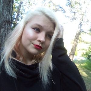 Meet your Posher, Evelaine